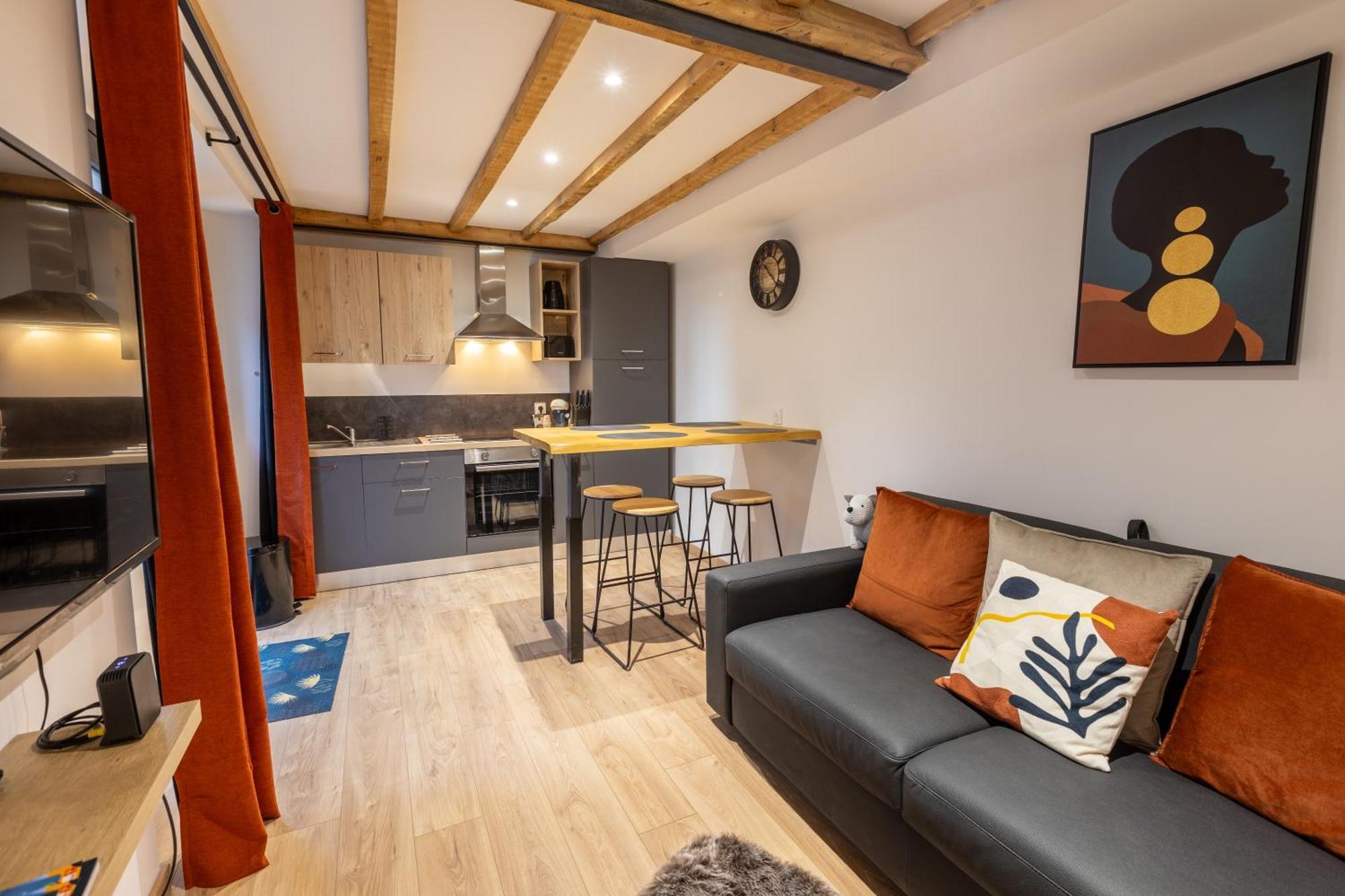 Le Repaire Des Ecureuils - Appt Avec Terrasse Apartment Formigueres Ngoại thất bức ảnh