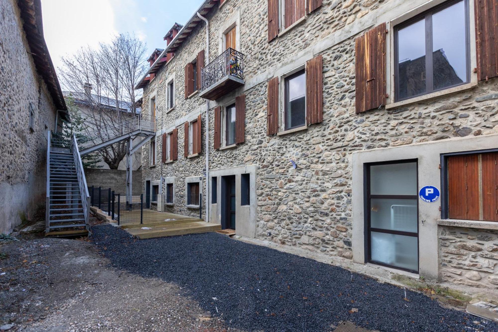 Le Repaire Des Ecureuils - Appt Avec Terrasse Apartment Formigueres Ngoại thất bức ảnh